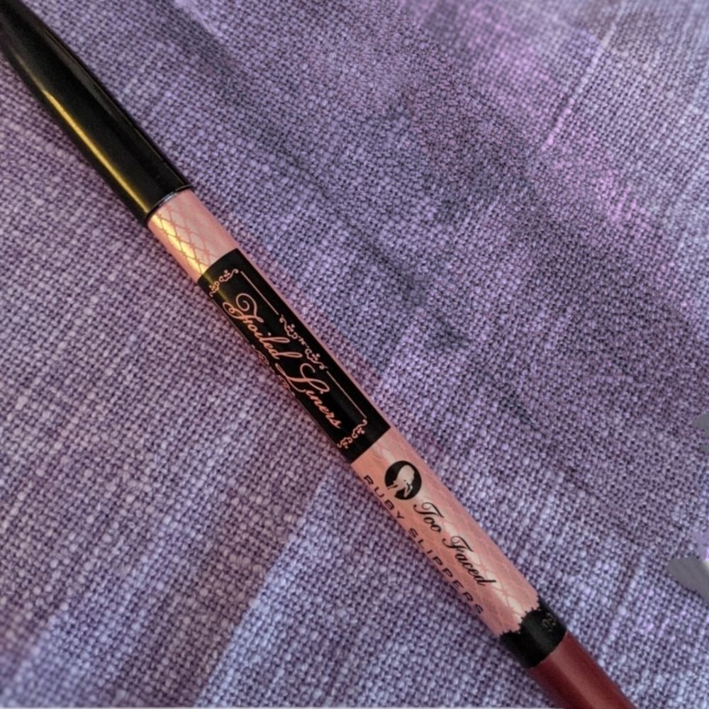 TOO FACED Foiled Metallic Eye Liner - Ruby Slippers